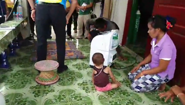 แบกถังออกซิเจนขี่มอไซค์หาหมอ แบกถังออกซิเจนขี่มอไซค์หาหมอ