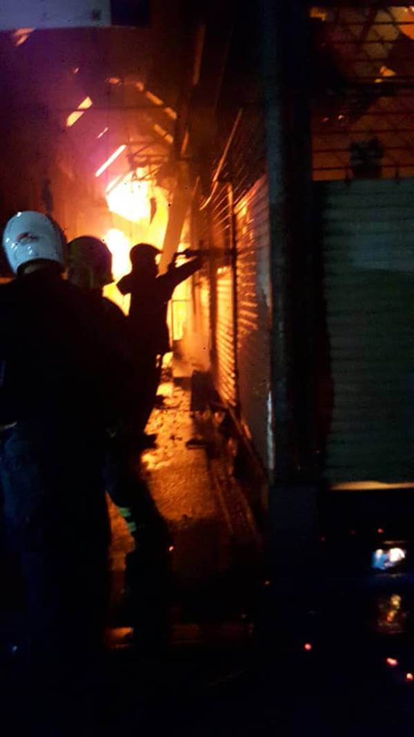 ไฟไหม้ตลาดนัดสวนจตุจักร ไฟไหม้ตลาดนัดสวนจตุจักร