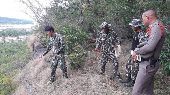 นักท่องเที่ยวผลัดตกผาแต้ม นักท่องเที่ยวผลัดตกผาแต้ม