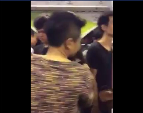 กะเทยสุดทน ! ด่าทอม หน้าด้าน-ไร้ยางอาย กอดจูบสาวบน BTS กะเทยสุดทน ! ด่าทอม หน้าด้าน-ไร้ยางอาย กอดจูบสาวบน BTS