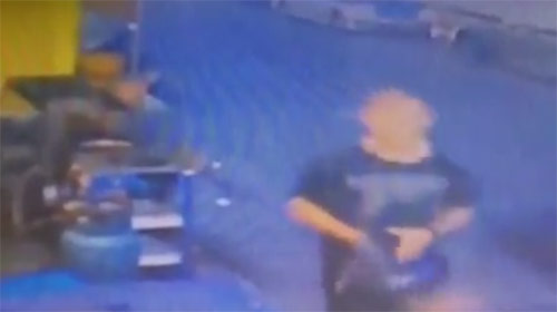 CCTV จับภาพมือยิงเด็กเทคโนฯ บางกะปิ ตำรวจรู้ตัวแล้ว CCTV จับภาพมือยิงเด็กเทคโนฯ บางกะปิ ตำรวจรู้ตัวแล้ว