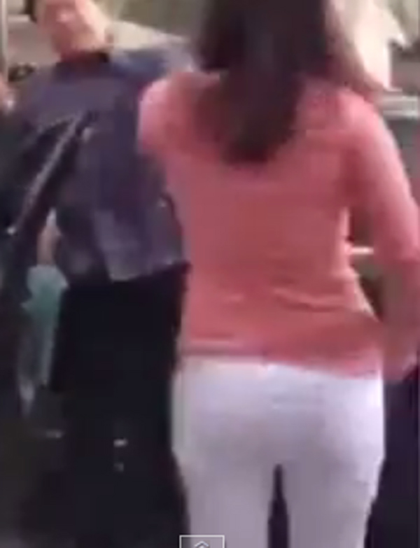 แค้นถูกนอกใจ ภรรยาพลังช้างทุบกระจกรถสามีแตกด้วยมือเปล่า แค้นถูกนอกใจ ภรรยาพลังช้างทุบกระจกรถสามีแตกด้วยมือเปล่า