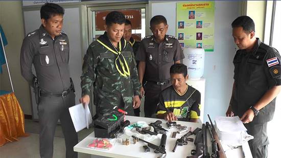 รวบช่างรับจ้างซ่อมปืน เผยรายได้ดี ทำห้องลับเก็บคลังอาวุธเพียบ รวบช่างรับจ้างซ่อมปืน เผยรายได้ดี ทำห้องลับเก็บคลังอาวุธเพียบ