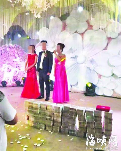 เจ้าบ่าวอู้ฟู่ ขนเงินสด 31 ล้านกองบนเวทีวิวาห์ นี่แหละคุณค่าที่เจ้าสาวผมคู่ควร เจ้าบ่าวอู้ฟู่ ขนเงินสด 31 ล้านกองบนเวทีวิวาห์ นี่แหละคุณค่าที่เจ้าสาวผมคู่ควร