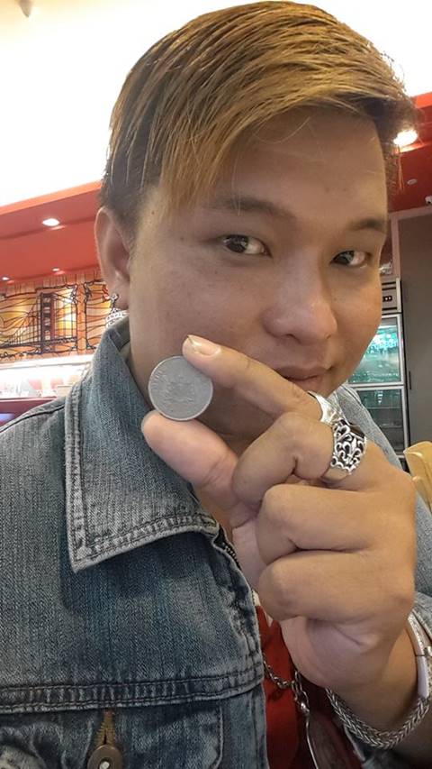 เฮง ! คุณป้าขายเหรียญ 1 บาทหายากแก่ร้านดัง รับทรัพย์เหนาะ ๆ 1 แสน เฮง ! คุณป้าขายเหรียญ 1 บาทหายากแก่ร้านดัง รับทรัพย์เหนาะ ๆ 1 แสน