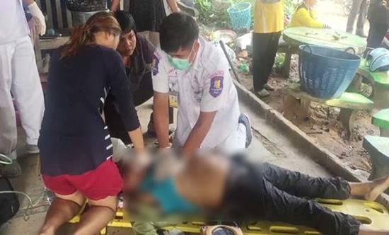 เปิดคลิปขบวนขันหมากยิงปืนฉลอง กระหน่ำหมดแม็ก ถูกชาวบ้านดับ เปิดคลิปขบวนขันหมากยิงปืนฉลอง กระหน่ำหมดแม็ก ถูกชาวบ้านดับ