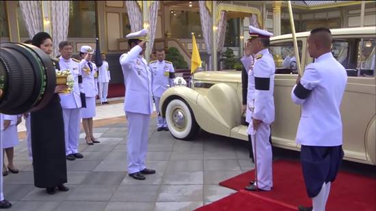 ถวายสักการะพระบรมศพ ถวายสักการะพระบรมศพ