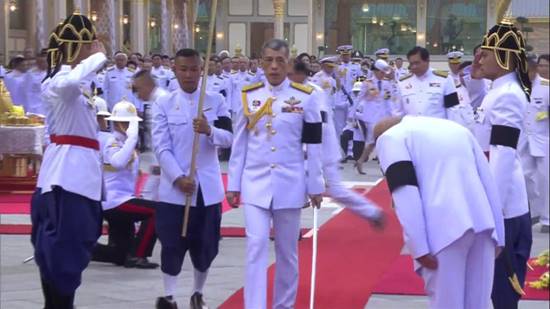 ถวายสักการะพระบรมศพ ถวายสักการะพระบรมศพ