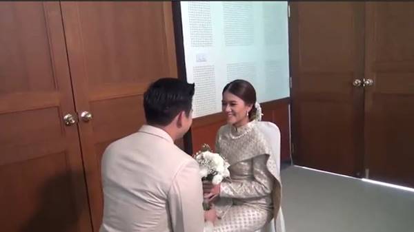 เจ้าบ่าวพร้อมเพื่อน ๆ ขี่รถฮาร์ลีย์ รอบเมืองชลบุรี เจ้าบ่าวพร้อมเพื่อน ๆ ขี่รถฮาร์ลีย์ รอบเมืองชลบุรี