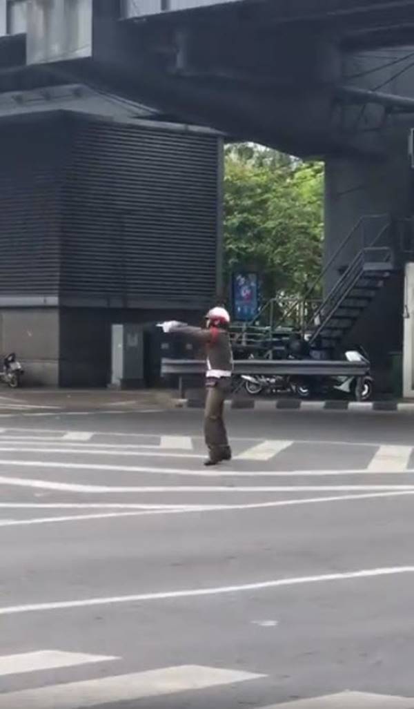 ตำรวจเต้น ตำรวจเต้น