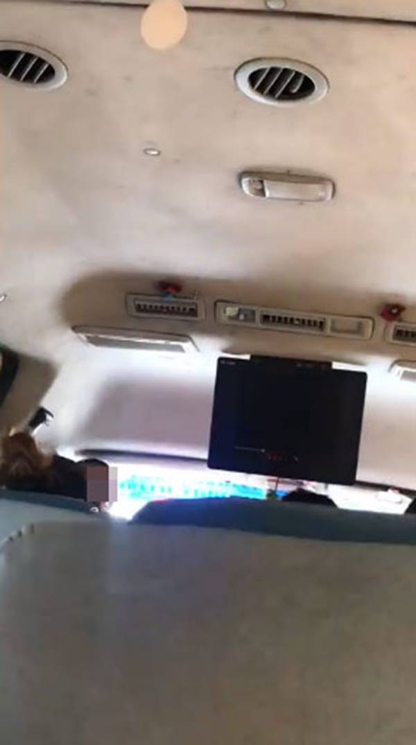 พระแซงคิวขึ้นรถตู้ พระแซงคิวขึ้นรถตู้