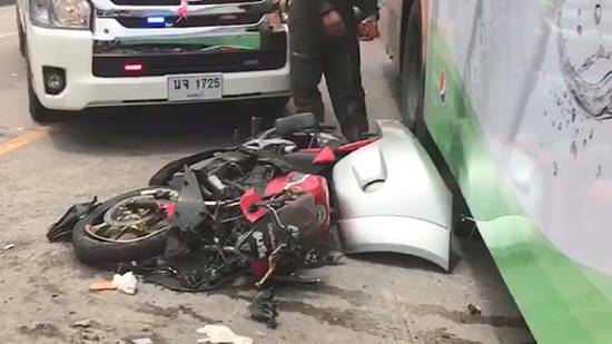 กระบะชนมอเตอร์ไซค์ กระบะชนมอเตอร์ไซค์