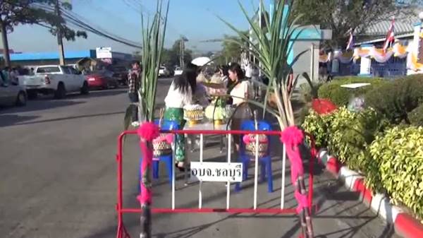 เจ้าบ่าวพร้อมเพื่อน ๆ ขี่รถฮาร์ลีย์ รอบเมืองชลบุรี เจ้าบ่าวพร้อมเพื่อน ๆ ขี่รถฮาร์ลีย์ รอบเมืองชลบุรี