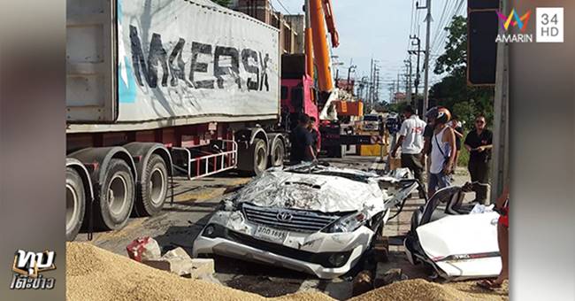 รถพ่วงชนรถกระบะ รถพ่วงชนรถกระบะ