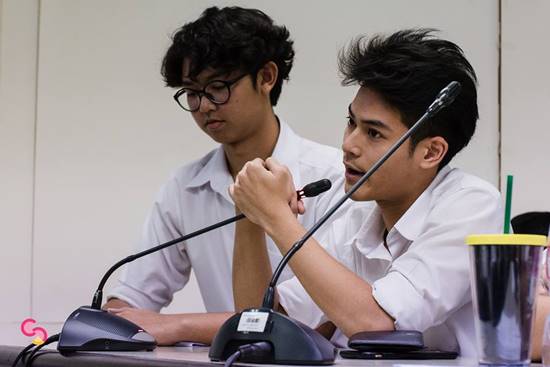 เนติวิทย์ แถลงขอรับน้องจุฬาฯ ไม่รุนแรง เนติวิทย์ แถลงขอรับน้องจุฬาฯ ไม่รุนแรง