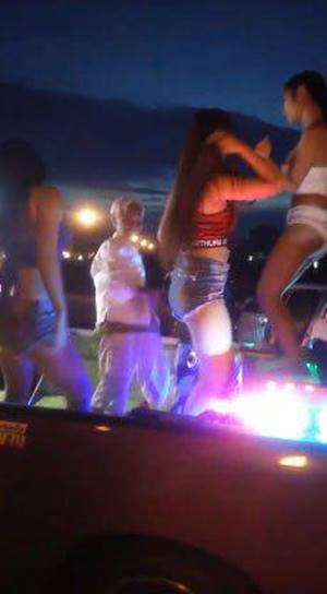 คลิปคุณยายแดนซ์อย่างมันส์ คลิปคุณยายแดนซ์อย่างมันส์