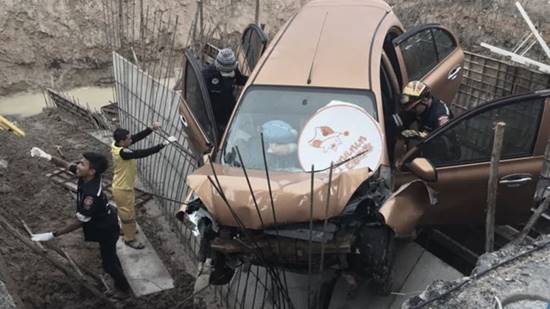 ผู้รับเหมา ยัน ติดป้ายเตือนชัด แต่ถูกชนจนพัง ผู้รับเหมา ยัน ติดป้ายเตือนชัด แต่ถูกชนจนพัง