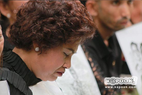 นาทีแห่งความเศร้า พสกนิกรชาวไทย สงบนิ่ง 89 วินาที แสดงความอาลัยถวายในหลวง ร.9 นาทีแห่งความเศร้า พสกนิกรชาวไทย สงบนิ่ง 89 วินาที แสดงความอาลัยถวายในหลวง ร.9