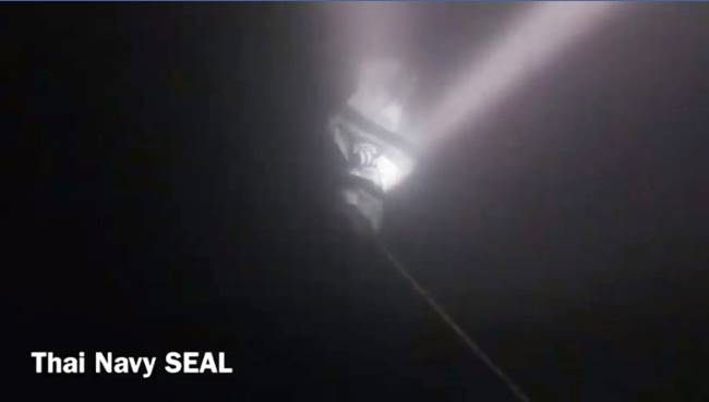 คลิปดำน้ำช่วย 13 หมูป่า คลิปดำน้ำช่วย 13 หมูป่า