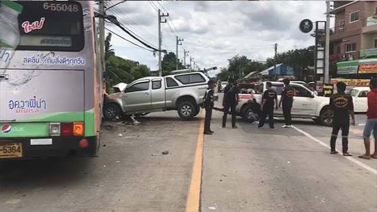 กระบะชนมอเตอร์ไซค์ กระบะชนมอเตอร์ไซค์