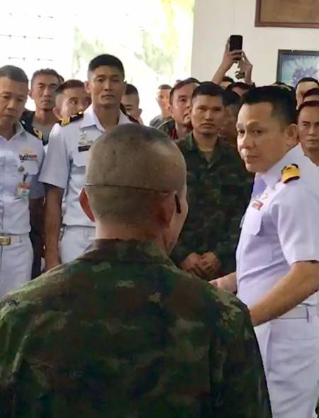 ทหาร Recon แห่ให้กำลังใจครูฝึก ทหาร Recon แห่ให้กำลังใจครูฝึก