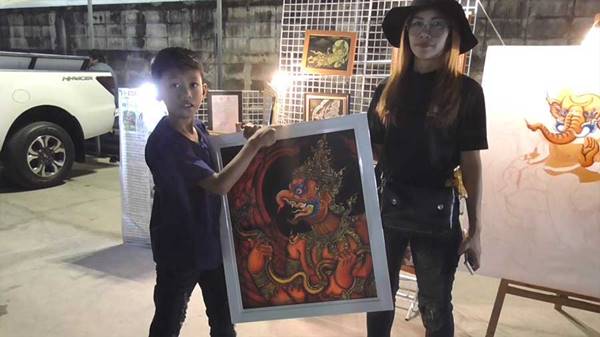 เด็ก 11 ขวบ เปิดหมวกวาดภาพลายเส้น เด็ก 11 ขวบ เปิดหมวกวาดภาพลายเส้น