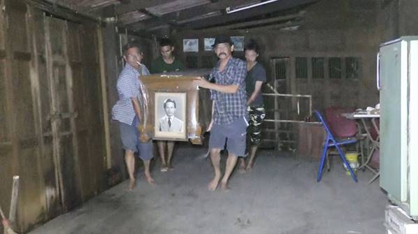 อดีตครูวัย 92 เสียชีวิต อดีตครูวัย 92 เสียชีวิต