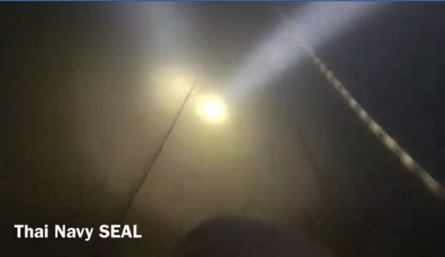 คลิปดำน้ำช่วย 13 หมูป่า คลิปดำน้ำช่วย 13 หมูป่า