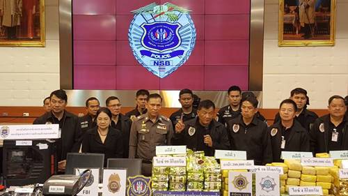 เบื้องหลังคอมพิวเตอร์ Blue Pearl สู่การจับกุม AlphaBay เว็บไซต์มืดระดับโลก เบื้องหลังคอมพิวเตอร์ Blue Pearl สู่การจับกุม AlphaBay เว็บไซต์มืดระดับโลก