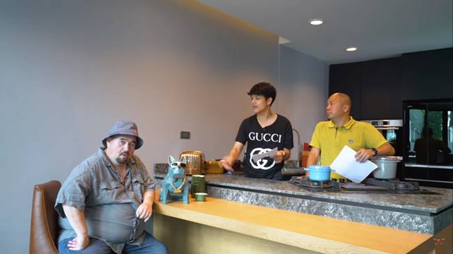 หม่อมถนัดแดก หม่อมถนัดแดก