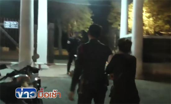 สาวเมาปลิ้น เป่าแอลกอฮอล์พุ่ง 201 ไม่วายกอดแขน-โอบคอตำรวจแนบแน่น สาวเมาปลิ้น เป่าแอลกอฮอล์พุ่ง 201 ไม่วายกอดแขน-โอบคอตำรวจแนบแน่น