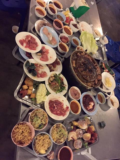 ร้านบุฟเฟ่ต์ขอระบาย เจอลูกค้ารุมด่า หลังปรับเงินค่าทานเหลือ 100 บาท ร้านบุฟเฟ่ต์ขอระบาย เจอลูกค้ารุมด่า หลังปรับเงินค่าทานเหลือ 100 บาท