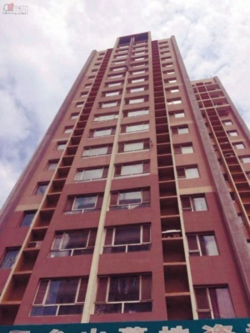 สาวเปลือยโดดตึกชั้น 10 ตายอนาถ สาวเปลือยโดดตึกชั้น 10 ตายอนาถ