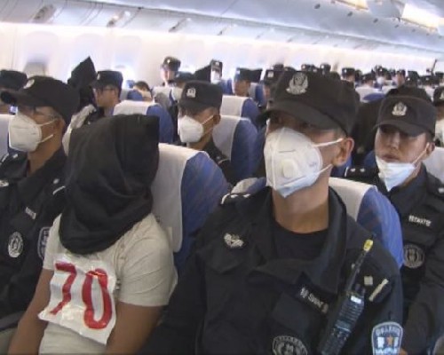 จีนเผยภาพส่ง 109 อุยกูร์กลับจากไทย จีนเผยภาพส่ง 109 อุยกูร์กลับจากไทย
