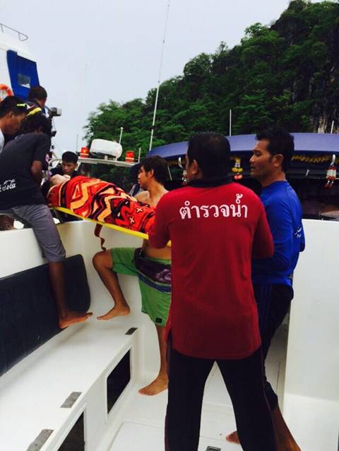 สปีดโบ๊ทชนกันกลางทะเลภูเก็ต-เร่งช่วยนักท่องเที่ยว เจ็บหลายราย สปีดโบ๊ทชนกันกลางทะเลภูเก็ต-เร่งช่วยนักท่องเที่ยว เจ็บหลายราย