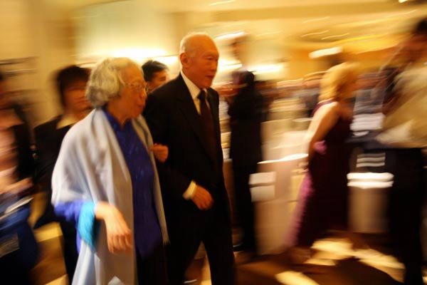 เปิดประวัติ ลี กวน ยู ทำไมถึงถูกยกเป็นมหาบุรุษแห่งสิงคโปร์ เปิดประวัติ ลี กวน ยู ทำไมถึงถูกยกเป็นมหาบุรุษแห่งสิงคโปร์