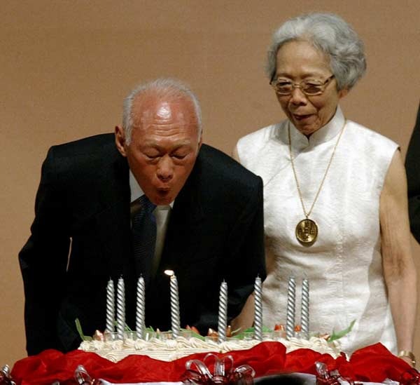 เปิดประวัติ ลี กวน ยู ทำไมถึงถูกยกเป็นมหาบุรุษแห่งสิงคโปร์ เปิดประวัติ ลี กวน ยู ทำไมถึงถูกยกเป็นมหาบุรุษแห่งสิงคโปร์