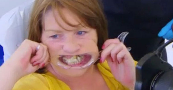 เอางี้เลย คุณป้ากลัวหมอฟัน ฟันหักทีไรพึ่งกาวช้างจนฟันเยินทั้งปาก เอางี้เลย คุณป้ากลัวหมอฟัน ฟันหักทีไรพึ่งกาวช้างจนฟันเยินทั้งปาก