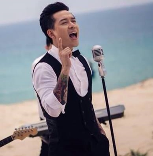 ตวน ฮุง นักร้องเวียดนาม ทำตามสัญญาโกนหัว ขอแค่สกินเฮด ตวน ฮุง นักร้องเวียดนาม ทำตามสัญญาโกนหัว ขอแค่สกินเฮด