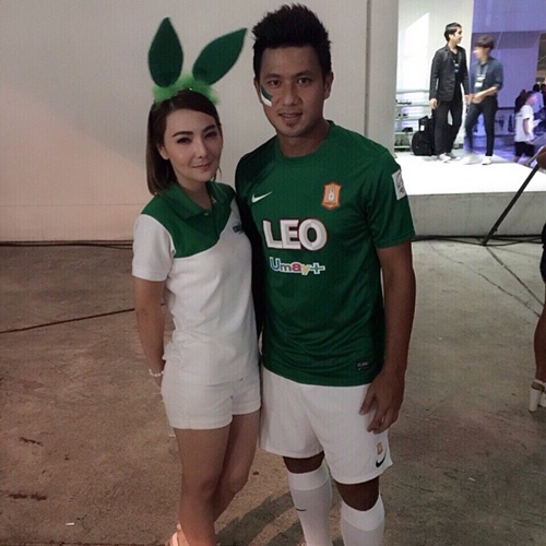 แฟนนักบอลซีเกมส์ทีมชาติไทย บอกเลยว่าไม่ธรรมดา สวยน่ารักกันทั้งนั้น แฟนนักบอลซีเกมส์ทีมชาติไทย บอกเลยว่าไม่ธรรมดา สวยน่ารักกันทั้งนั้น