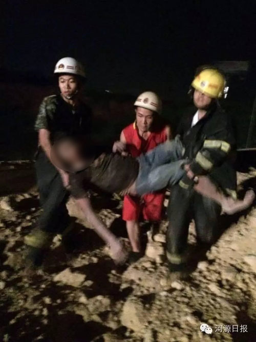 ทางด่วนจีนถล่มพังลงเบื้องล่าง รถร่วง 4 คัน ตาย 1 เจ็บ 4 ทางด่วนจีนถล่มพังลงเบื้องล่าง รถร่วง 4 คัน ตาย 1 เจ็บ 4