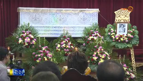 ประจวบ ฤกษ์ยามดี ดาราอาวุโส เสียชีวิตแล้ว ในวัย 82 จากอุบัติเหตุตกต้นไม้ ประจวบ ฤกษ์ยามดี ดาราอาวุโส เสียชีวิตแล้ว ในวัย 82 จากอุบัติเหตุตกต้นไม้