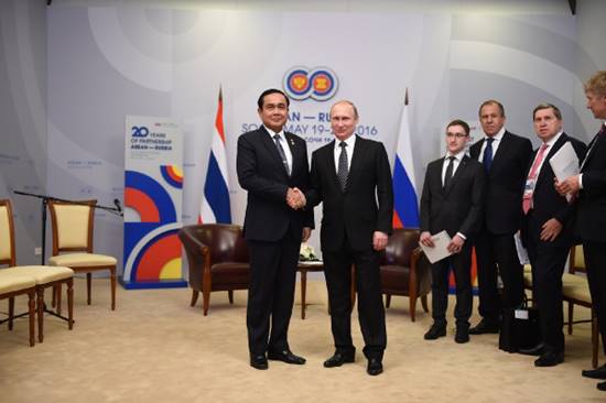 บิ๊กตู่ ชี้เยือนรัสเซียรอบนี้มีความก้าวหน้า ยันไม่ลงนามอีอียูส่งเดช บิ๊กตู่ ชี้เยือนรัสเซียรอบนี้มีความก้าวหน้า ยันไม่ลงนามอีอียูส่งเดช