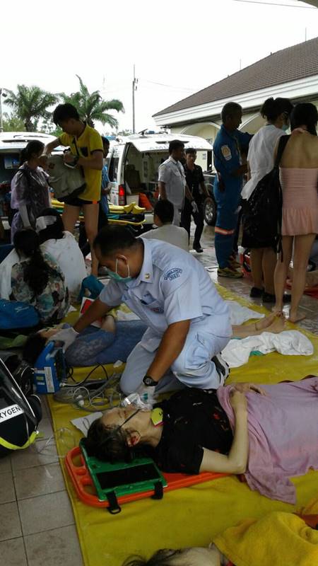 สปีดโบ๊ทชนกันกลางทะเลภูเก็ต-เร่งช่วยนักท่องเที่ยว เจ็บหลายราย สปีดโบ๊ทชนกันกลางทะเลภูเก็ต-เร่งช่วยนักท่องเที่ยว เจ็บหลายราย