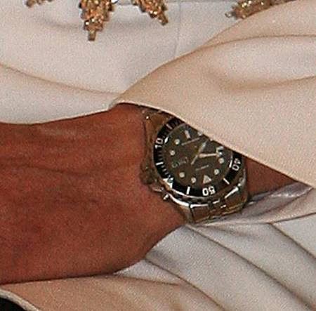 เผยรุ่นนาฬิกาบนข้อพระหัตถ์ในหลวง รัชกาลที่ 9 ปี 2549 แบบอย่างของความพอเพียง เผยรุ่นนาฬิกาบนข้อพระหัตถ์ในหลวง รัชกาลที่ 9 ปี 2549 แบบอย่างของความพอเพียง