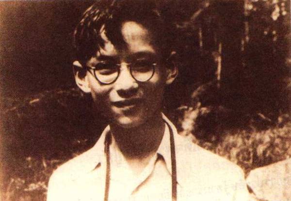 เปิดเรื่องราวในหลวง รัชกาลที่ 9 ตั้งแต่ทรงพระเยาว์ ทรงประดิษฐ์วิทยุเองได้ เปิดเรื่องราวในหลวง รัชกาลที่ 9 ตั้งแต่ทรงพระเยาว์ ทรงประดิษฐ์วิทยุเองได้