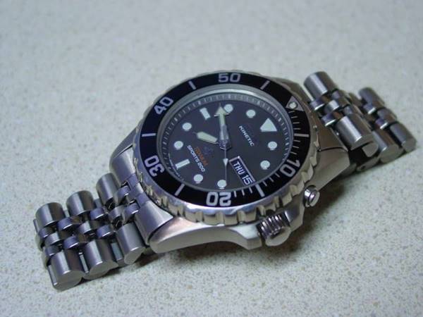 เผยรุ่นนาฬิกาบนข้อพระหัตถ์ในหลวง รัชกาลที่ 9 ปี 2549 แบบอย่างของความพอเพียง เผยรุ่นนาฬิกาบนข้อพระหัตถ์ในหลวง รัชกาลที่ 9 ปี 2549 แบบอย่างของความพอเพียง