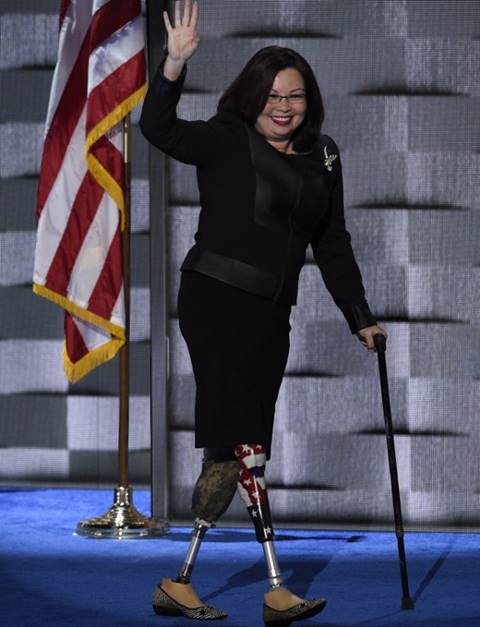 ลัดดา แทมมี ดักเวิร์ธ ประวัติ ส.ว. หญิงสหรัฐฯ สายเลือดไทยคนแรก ลัดดา แทมมี ดักเวิร์ธ ประวัติ ส.ว. หญิงสหรัฐฯ สายเลือดไทยคนแรก