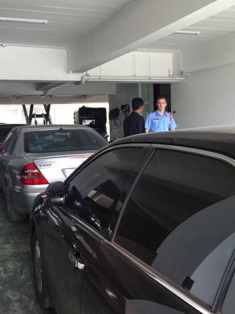 หล่ออะไรเบอร์นั้น ! รปภ. ตึกรอยัล ลี ถนนศรีนครินทร์ อย่างกับนายแบบ หล่ออะไรเบอร์นั้น ! รปภ. ตึกรอยัล ลี ถนนศรีนครินทร์ อย่างกับนายแบบ