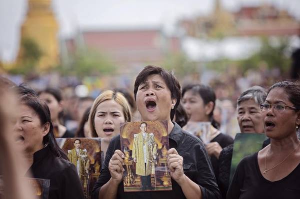 หญิงแมงมุม เผย MV เพลงสรรเสริญพระบารมี เร่งตัดต่อ-เตรียมฉายสัปดาห์หน้า หญิงแมงมุม เผย MV เพลงสรรเสริญพระบารมี เร่งตัดต่อ-เตรียมฉายสัปดาห์หน้า